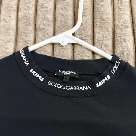 Dolce & Gabbana Black Long Sleeve Tee with Logo Detail - Picture 2 of 4